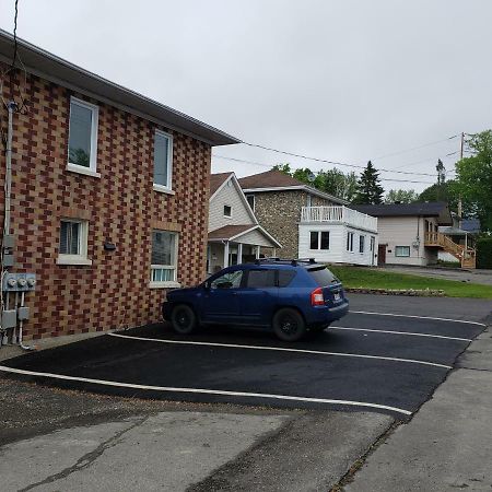 Cozy Quiet Place Next To Hwy Smart Tv+Wifi+Netflix Edmundston Exteriör bild