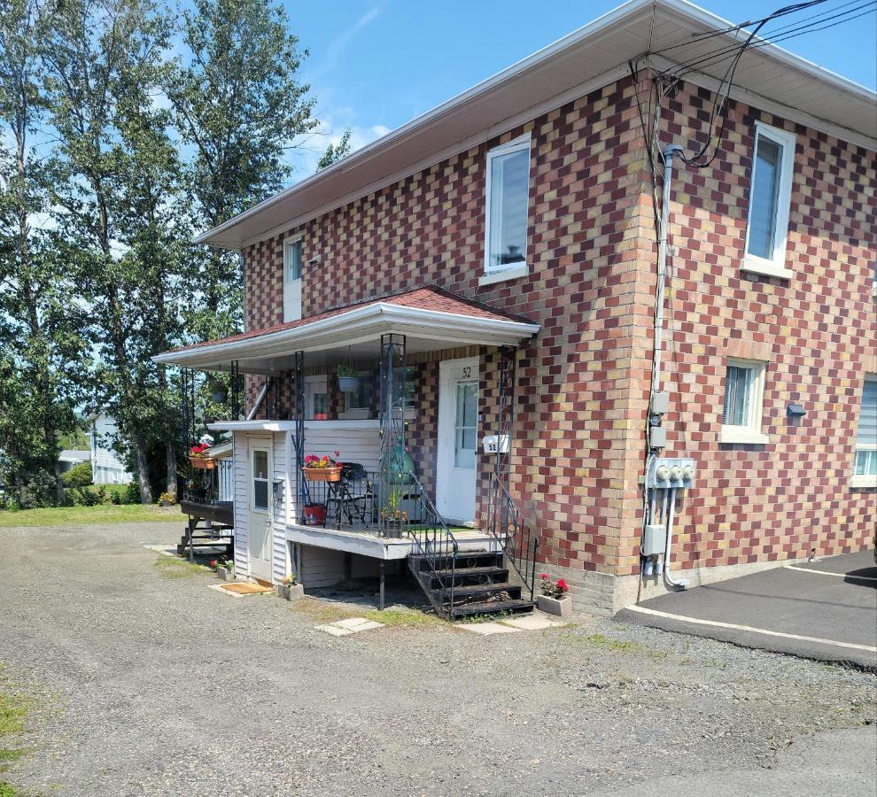 Cozy Quiet Place Next To Hwy Smart Tv+Wifi+Netflix Edmundston Exteriör bild